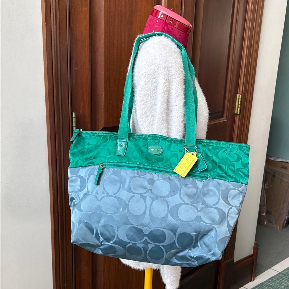 Coach Signature monogram Tote HD nylon teal light blue large shoulder bag EUC - Picture 3 of 17